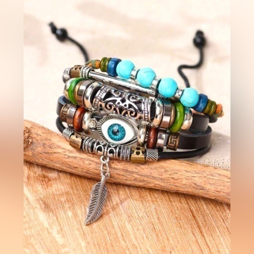 ✨NWT Boho Bohemian Eye & Feather 🪶 Layered Bracelet